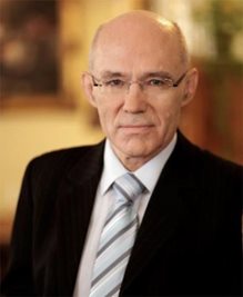 Prof. PhDr. Jiří Straus, DrSc.